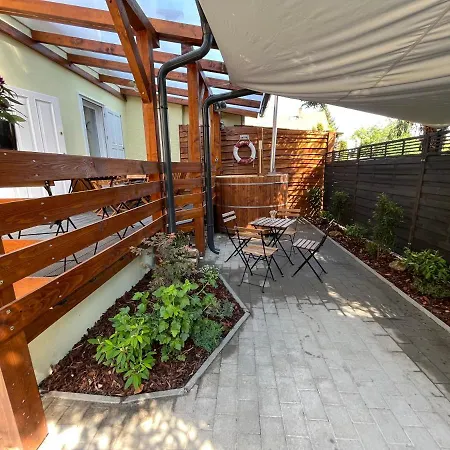 וילה Peter Dock Boutique קסזטלי